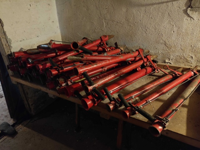 1485788-2 Plant tubes, carrying racks, carrying slings