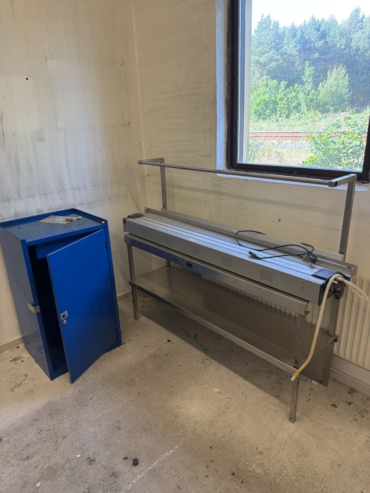 1566903-1 Akrylbockningsmaskin samt metallskåp – AECFUN ABM