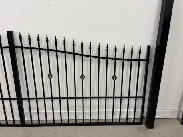1578371-3 Double gate 400 cm with motor control and posts – Vaxholm, wrought iron gate for driveway