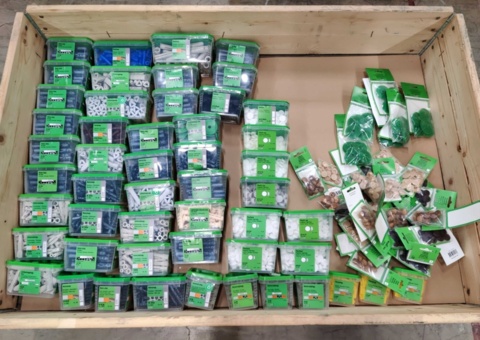 Sortiment med Plugg, Plast-/Täcklock m.m, Essve