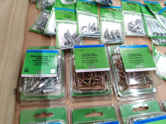 1578367-6 Sortiment med Skruv, Expander, Gipsankare, Plugg m.m, Essve