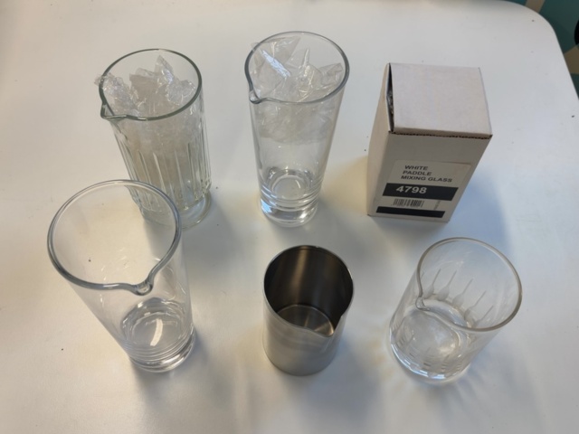 1308593-1 Samling med mixingglas