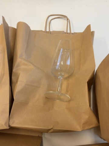 1308594-8 Samling med diverse drycksglas