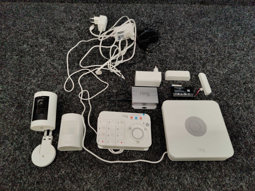 1578394-1 Home alarm system with accompanying camera Ring Alarm