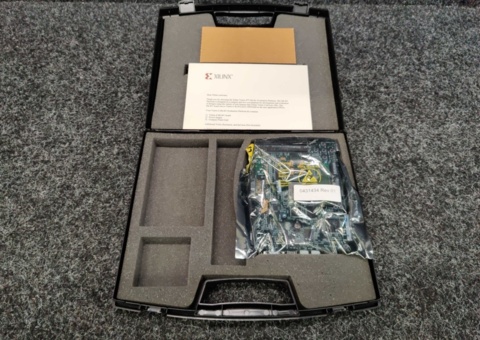 Kretskort Xilinx Virtex-4 ML401 Evaluation Platform