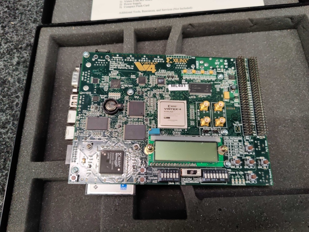 1578402-2 Kretskort Xilinx Virtex-4 ML401 Evaluation Platform