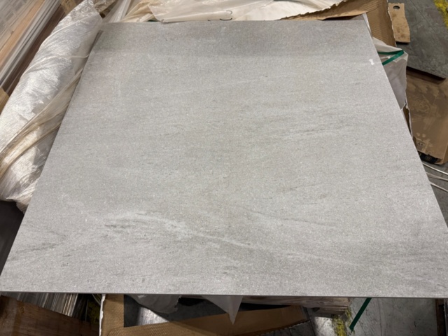 1578532-4 Grey Waves granitkeramik, 90x90 cm, 129 kvm