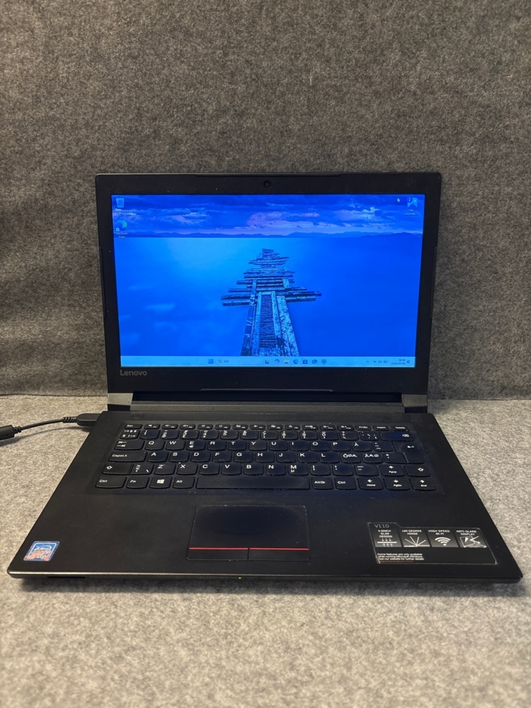 1529487-1 Laptop with accessories - Lenovo V110