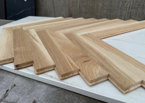 Massivt fiskbensparkett i Ek, 108 kvm, 16x70x340mm