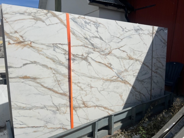 1578541-3 Bänkskiva 160x320 varm vit marmor look