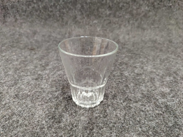 1578316-10 Sortiment med glas & glasburkar