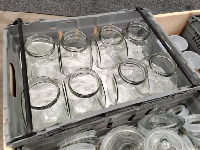 1578317-4 Sortiment med glasbrukar, skålar m.m.
