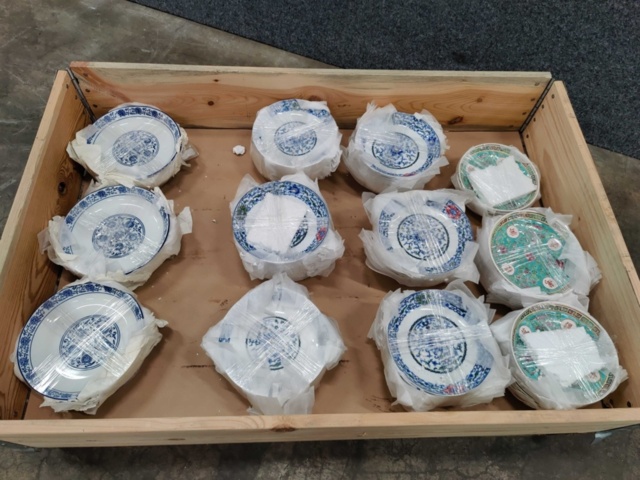 1578321-2 Sortiment med Kinesiskt porslin