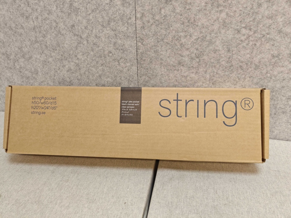 1564845-1 Vägghylla - String Pocket Black/Plexi (Ny i förpackning)