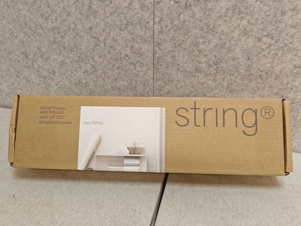 1564846-1 Vägghylla - String Pocket Ash/White (Ny i förpackning)