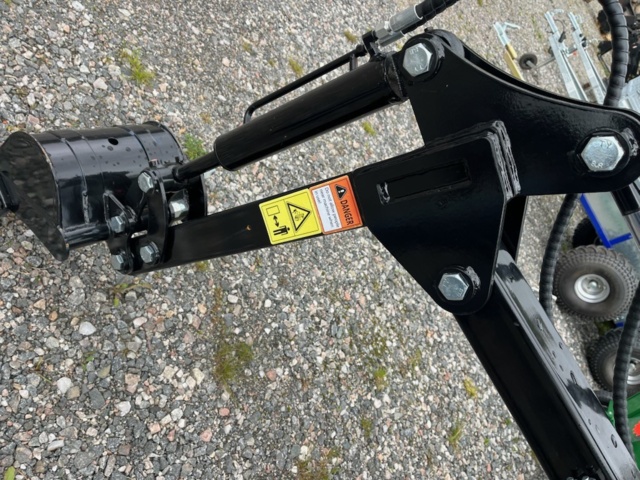 1578717-8 Nordic DY900 grävaggregat med Briggs Stratton motor