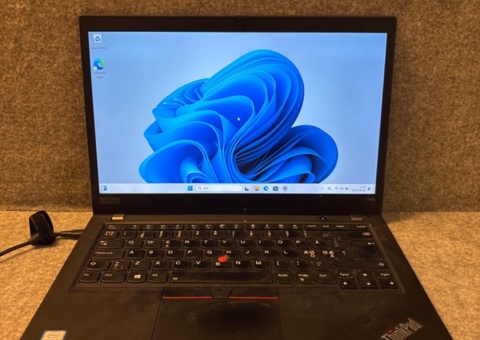 Laptop med 4G router och tillbehör - Lenovo ThinkPad T480