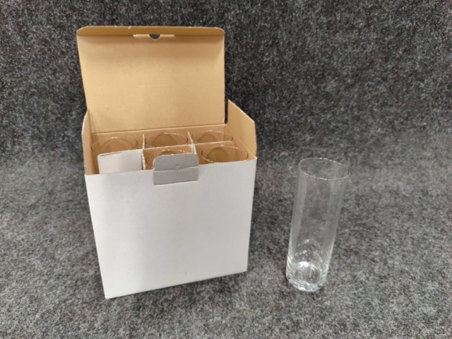 1578335-11 Sortiment med kaffekoppar och glas