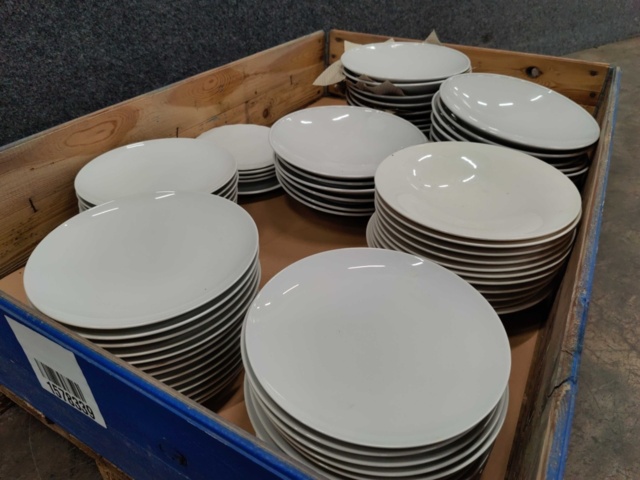 1578339-3 Sortiment med tallrikar & skålar