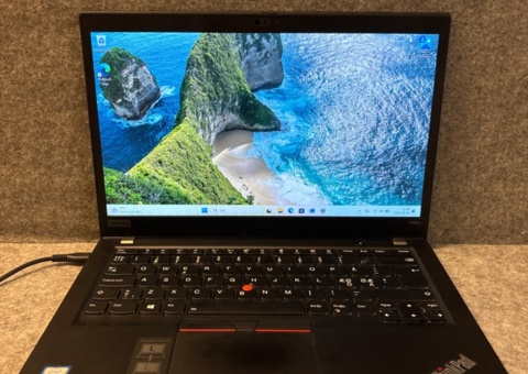Laptop med 4G router och tillbehör - Lenovo ThinkPad T490