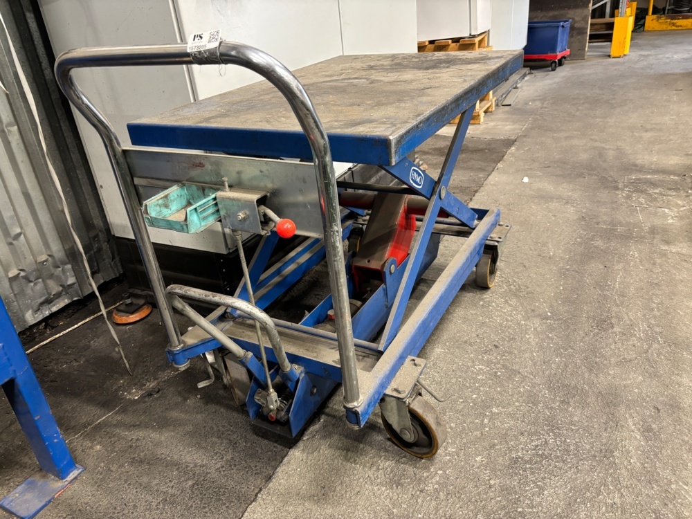 1573205-2 Lyftbord - HYMO