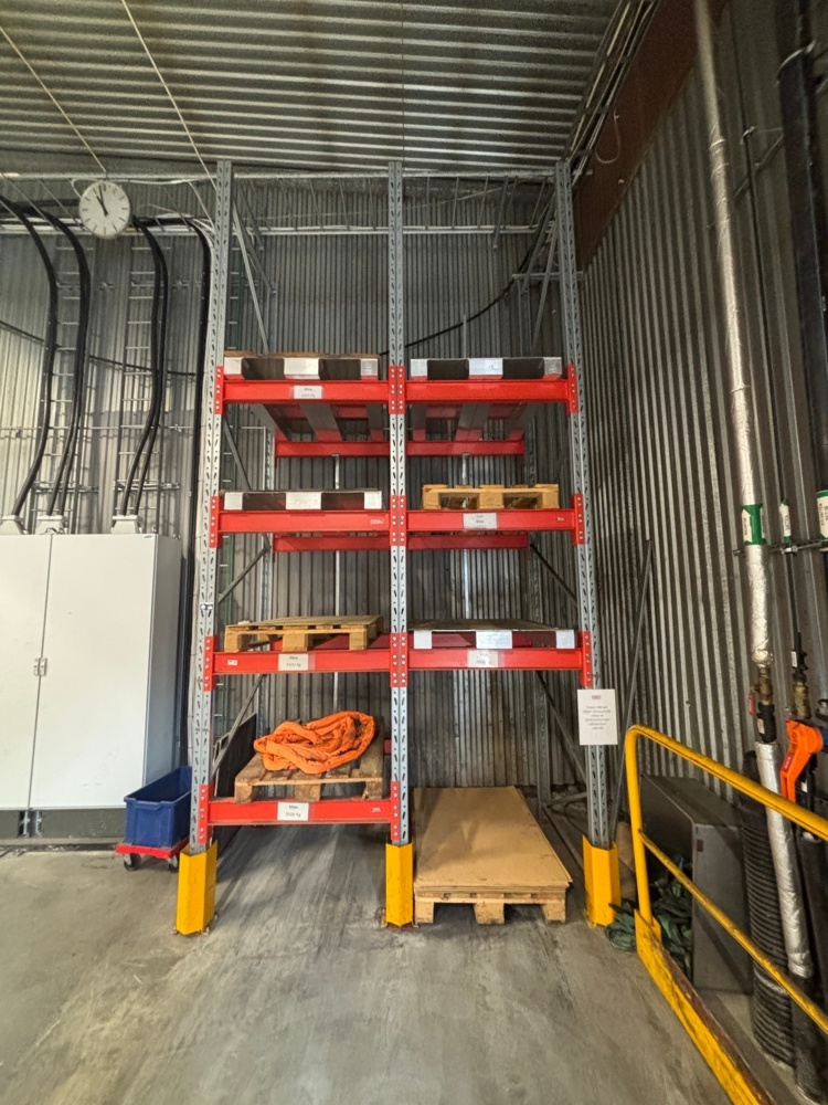 1573206-2 Pallet rack - EAB Omega 2 sections