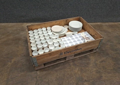 Assortment of bowls & plates