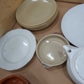 1578775-9 Sortiment med tallrikar, skålar, tillbringare & dekoration