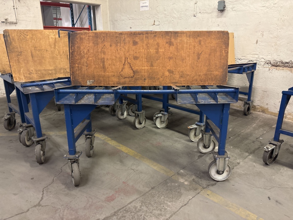 1573221-2 Materialvagnar 11 st