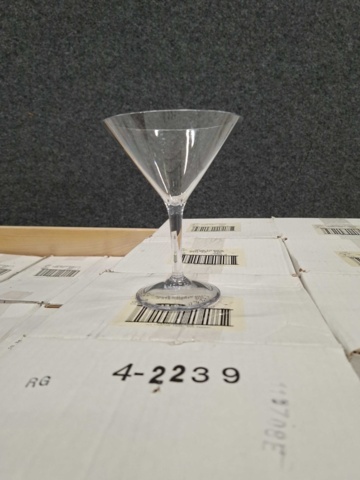 1578902-4 Sortiment med martini- och champangeglas i plast