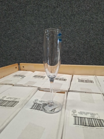 1578902-6 Sortiment med martini- och champangeglas i plast