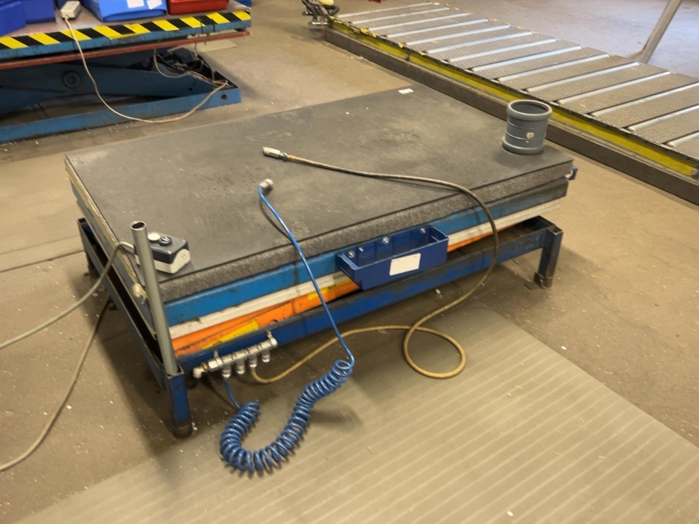 1573658-2 Lyftbord - Translyft 2000 kg
