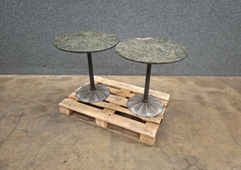 2 st bord i sten 70cm