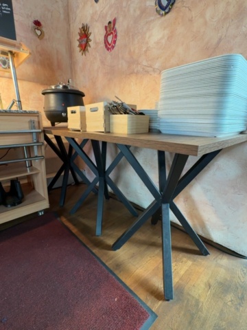 1536028-9 Lot of restaurant furniture - 20 tables and 65 chairs