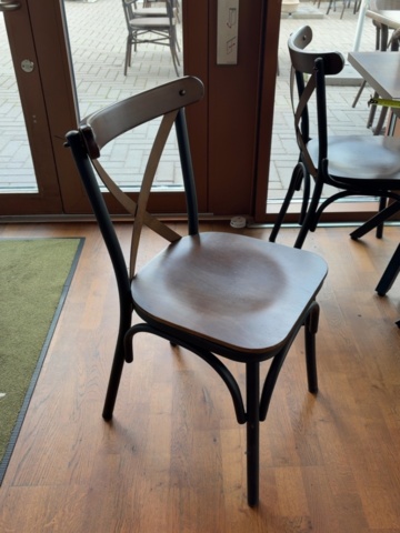 1536028-10 Lot of restaurant furniture - 20 tables and 65 chairs