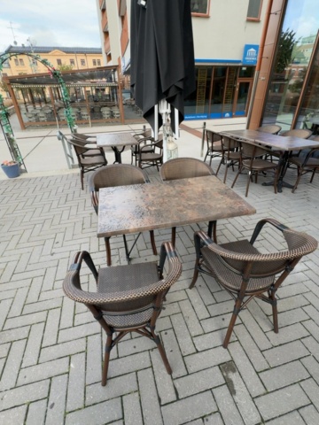 1536029-6 Lot of outdoor furniture - 20 tables and 56 chairs