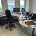 1544887-2 Office space - Desk, armchair, screens, etc.
