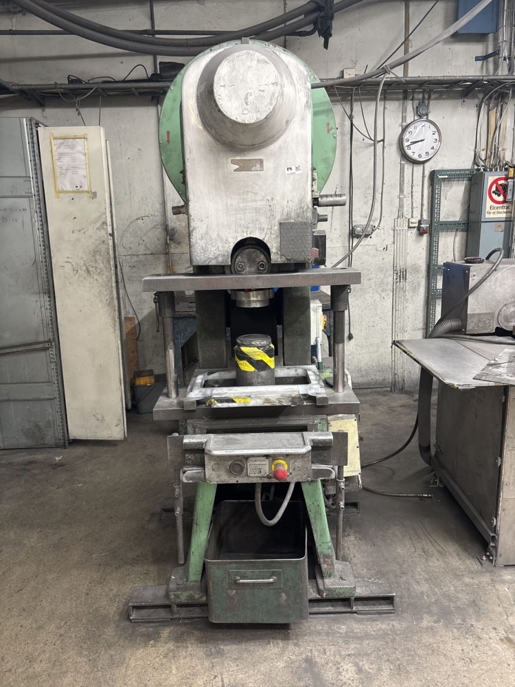 1573233-1 Excenterpress - AB Arosverken RAL 16