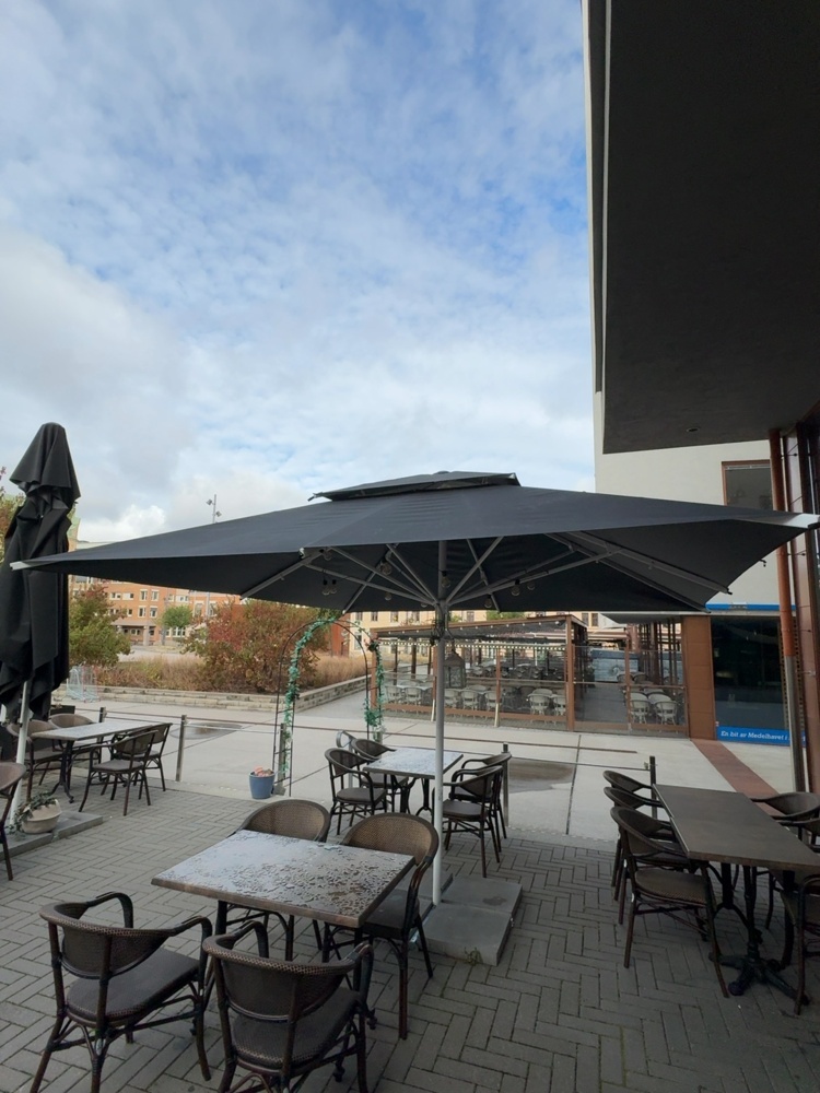 1536030-2 Parasol for outdoor dining