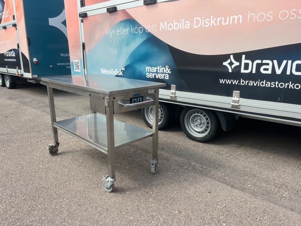 1436535-2 Mobil rostfri bänk med fyra låsbara hjul