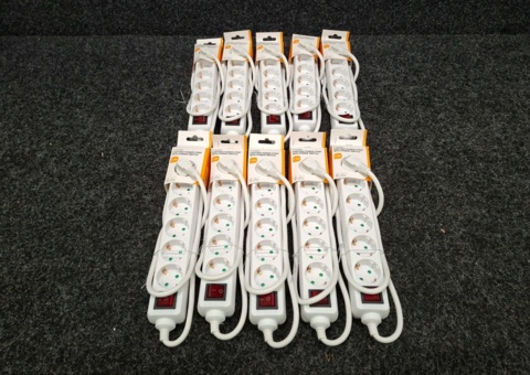 10 st Grenuttag Deltaco jordade med strömbrytare 6-Socket 1,5 m