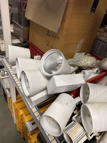 1566921-3 Collection of lighting fixtures
