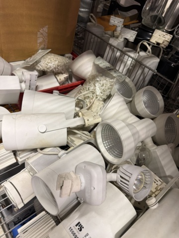 1566921-10 Collection of lighting fixtures