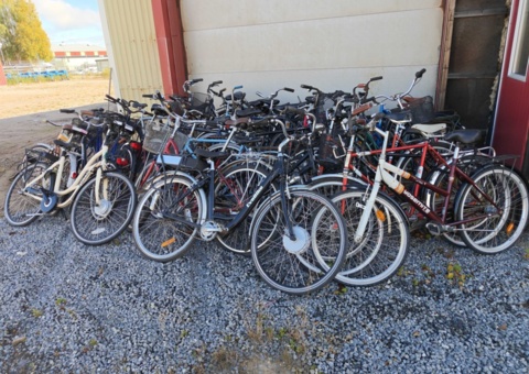 Parti cyklar och elcyklar, totalt 30st (reparationsobjekt)