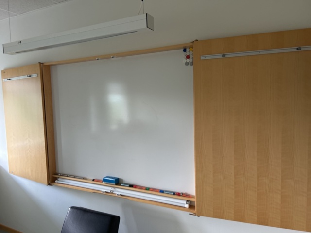 1544896-8 Kontorsinredning - Fåtöljer Lammhults, whiteboard, m.m.