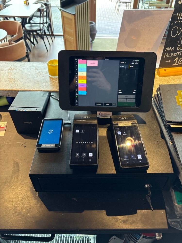 1536042-2 Collection of cash register systems and accessories