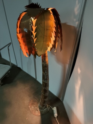 1566922-1 Floor lamp