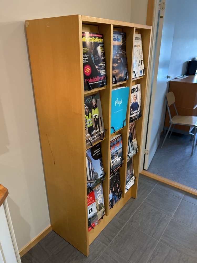 1544901-2 Tidningsställ