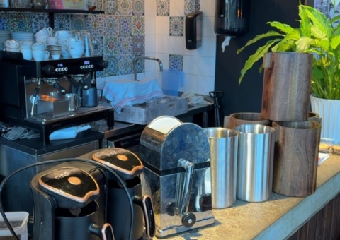 Collection of kitchen and bar equipment