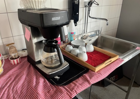 Kaffekokare Bravilor Bonamat, samt bartillbehör och glas